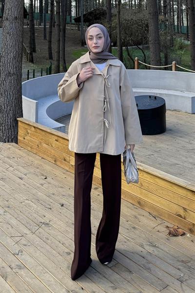 Fiyonk Detaylı Trençkot Bej