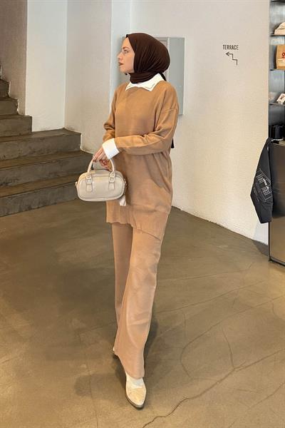 Yakası Taşlı Triko Takım Camel