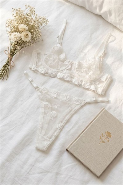 Nakışlı Dantelli İp Askılı Sütyen Takım Beyaz