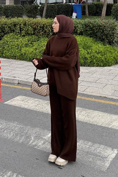 Asimetrik Bisiklet Yaka Triko Takım Acı Kahverengi