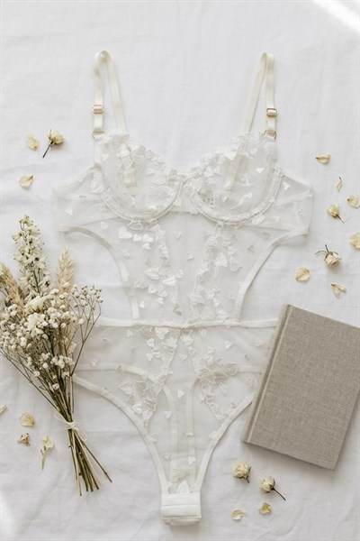 Kırmızı Kalp Desen Bodysuit Beyaz