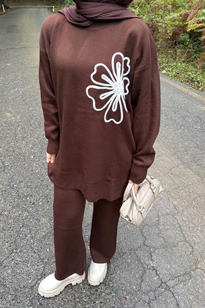 Çiçek Detaylı Triko Takım Acı Kahverengi