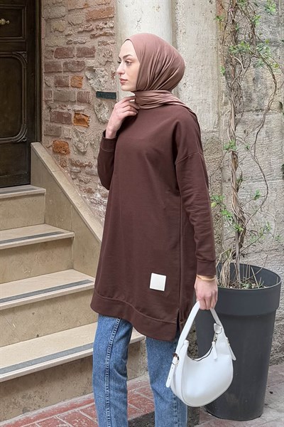 İki iplikli Arma Detaylı Sweat Tunik Acı Kahverengi
