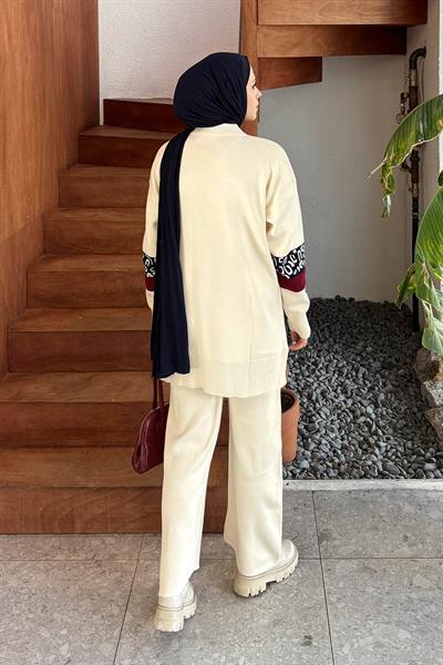 Desenli Triko Takım Krem