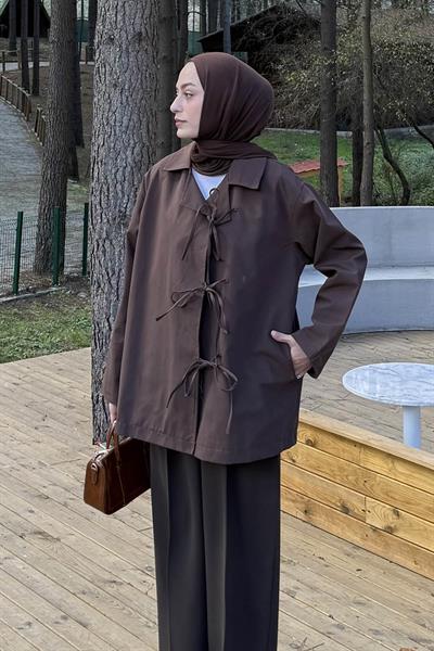 Fiyonk Detaylı Trençkot Acı Kahverengi