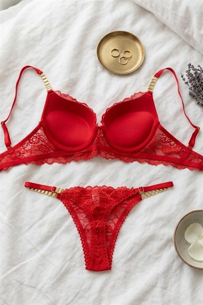 Dantelli Destekli Sütyen Zincirli Takım Kırmızı