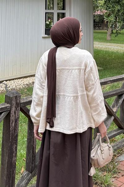 Yakası Bağcıklı Triko Kazak Natural