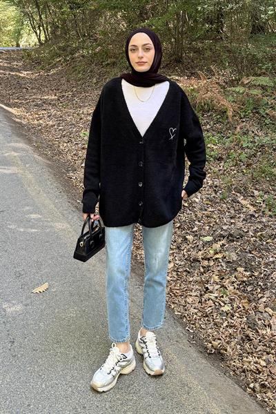 Kalp Nakış Detaylı Oversize Hırka Siyah