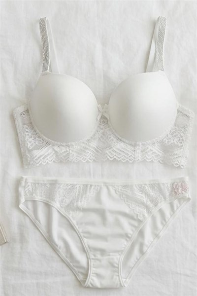 Desteksiz Balenli Büyük Beden Taş Detaylı Sütyen Takım Beyaz