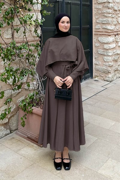 Pelerin Detaylı Elbise Acı Kahverengi