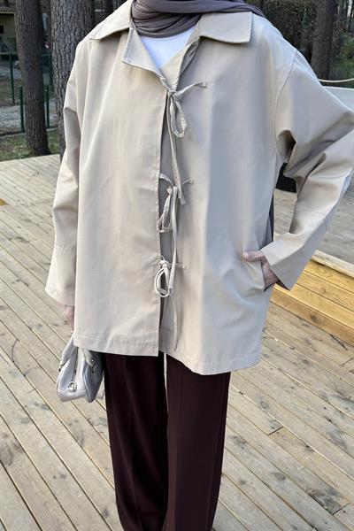 Fiyonk Detaylı Trençkot Bej