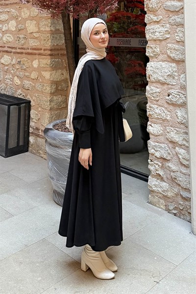 Pelerin Detaylı Elbise Siyah