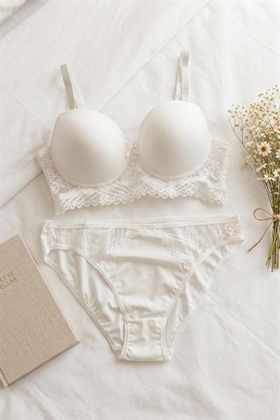 Desteksiz Balenli Büyük Beden Taş Detaylı Sütyen Takım Beyaz