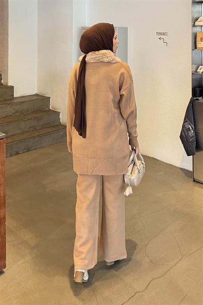 Peluş Yaka Triko Takım Camel