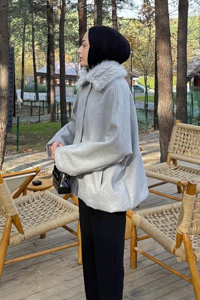 Kürk Yakalı Kaban Gri