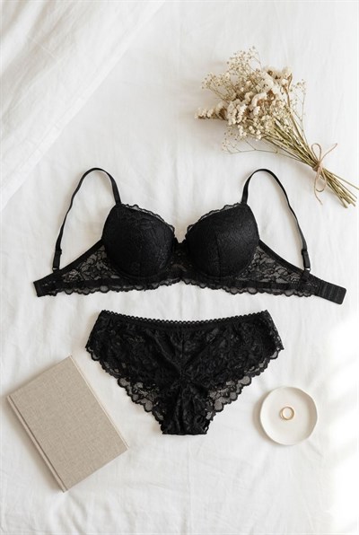 Dantelli Desteksiz Boş Sütyen Takım Siyah
