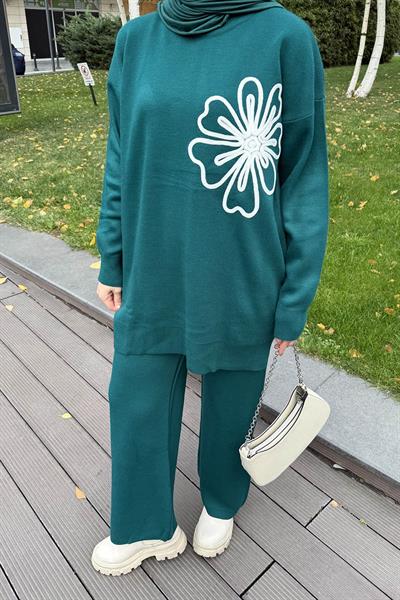 Çiçek Detaylı Triko Takım Zümrüt Yeşili