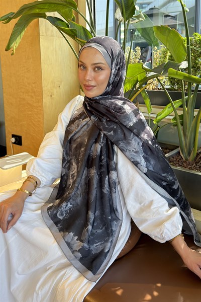Gül Çiçek Desen Lara Soft Şal Siyah
