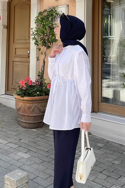 Bel Bağlamalı Omuz Vatkalı Gömlek Beyaz