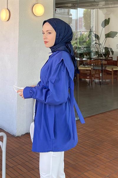 Bel Bağlamalı Omuz Vatkalı Gömlek Saks Mavisi