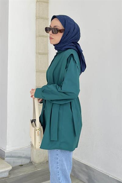 Bel Bağlamalı Omuz Vatkalı Gömlek Zümrüt Yeşili