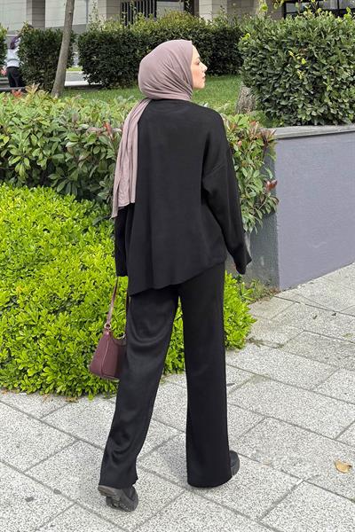 Asimetrik Bisiklet Yaka Triko Takım Siyah