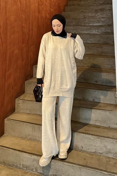 Yakası Taşlı Triko Takım Bej