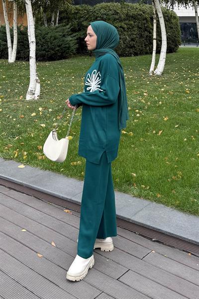 Çiçek Detaylı Triko Takım Zümrüt Yeşili