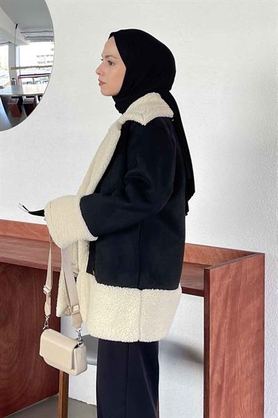 Önü Boydan Düğmeli Kürklü Mont Siyah