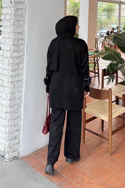 Kol Peluş Detaylı Triko Takım Siyah