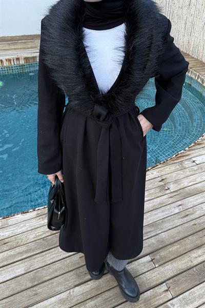 Kürk Yakalı Kaban Siyah