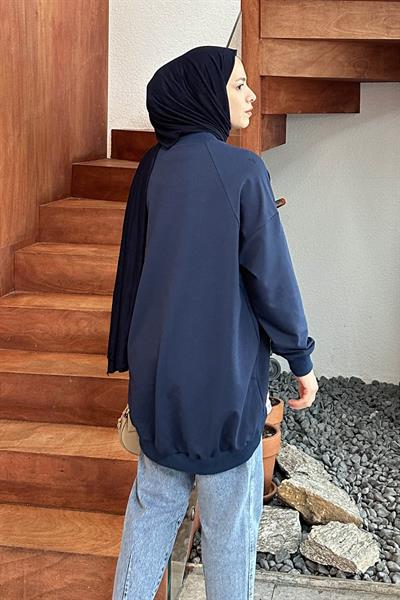 Etiket Detaylı Oversize Sweatshirt Lacivert