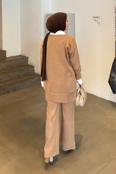Yakası Taşlı Triko Takım Camel