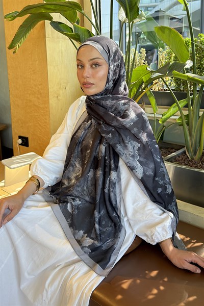 Gül Çiçek Desen Lara Soft Şal Siyah