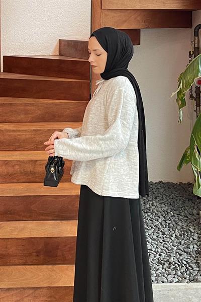 Yakası Bağcıklı Triko Kazak Gri