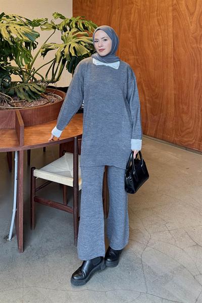 Yakası Taşlı Triko Takım Gri