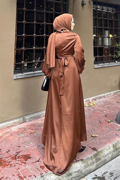 Ön Drapeli Saten Elbise Kahverengi