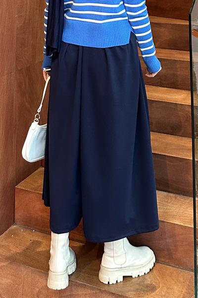 Önü Pileli Scuba Kumaş Lacivert