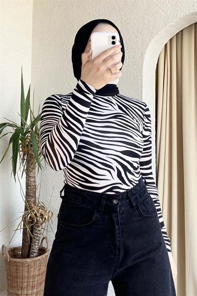 Yarım Balıkçı Yaka Zebra Desenli Body Siyah