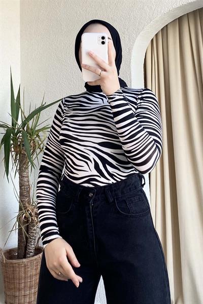 Yarım Balıkçı Yaka Zebra Desenli Body Siyah