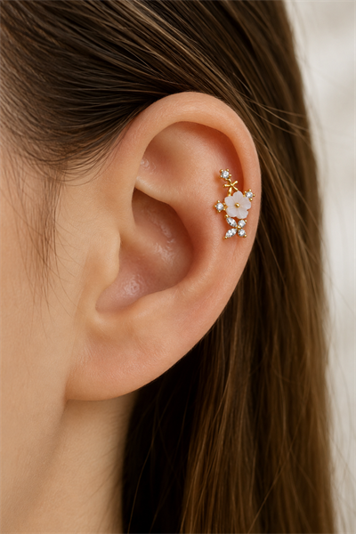 Beyaz Çiçekli Taşlı Helix Piercing Gold Renk Kıkırdak ve Lob Küpesi 6 mm Bar Tek Adet