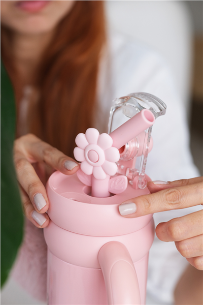 Kişiye Özel 950 ml Kulplu Vakumlu Pembe Çelik Termos,Peluş Charm Detaylı