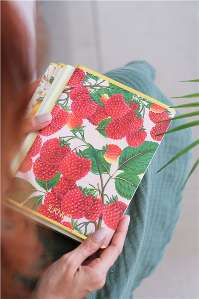 Kişiye Özel Ahududu Desenli A5 Çizgili Defter