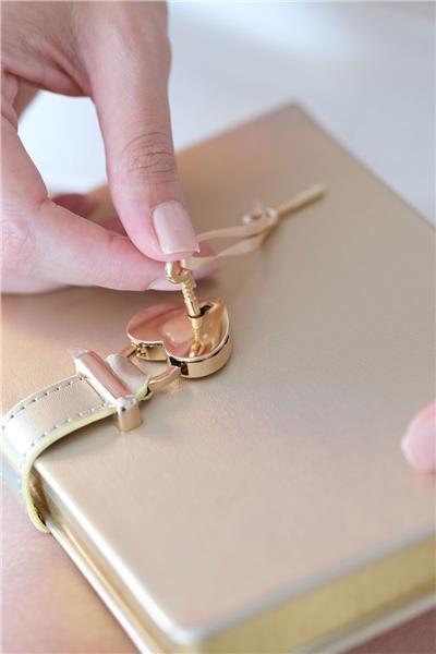 Kişiye Özel Gold Kalp Kilitli Defter