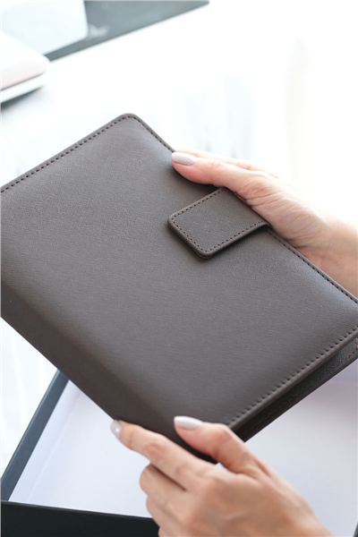 Kişiye Özel Koyu Kahve Organizer Haftalık Planlayıcı Tarihsiz Defter
