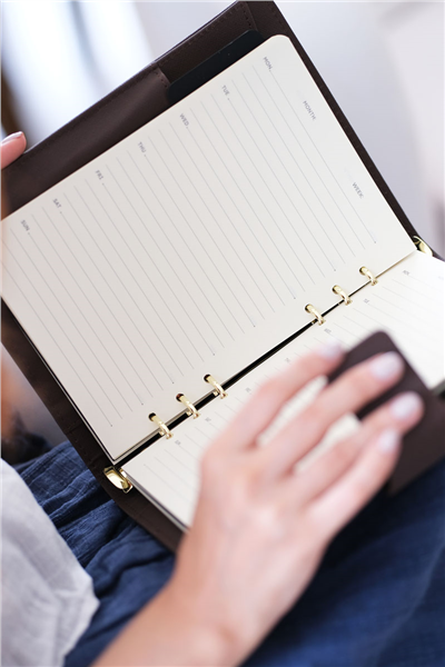 Kişiye Özel Koyu Kahve Organizer Haftalık Planlayıcı Tarihsiz Defter