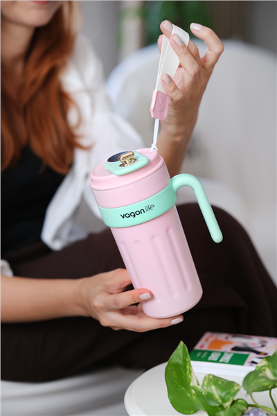 Kişiye Özel LED Sıcaklık Göstergeli Kulplu Pembe Çelik Termos,600 ml