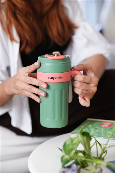 Kişiye Özel LED Sıcaklık Göstergeli Kulplu Yeşil Çelik Termos,600 ml