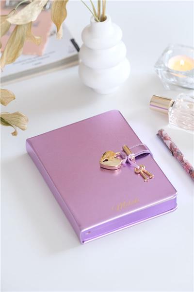 Kişiye Özel Lila Kalp Kilitli Defter