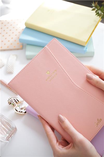 Kişiye Özel Pembe Deri Geçme Kapaklı Defter